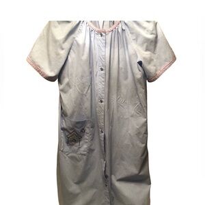 Women’s blue Vanity Fair pearl snap house coat